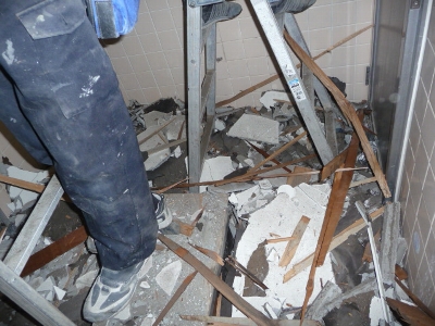 2.解体中「寒い中をご苦労様」-1