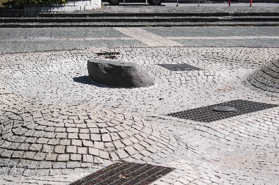 2 転落したらしき石-1