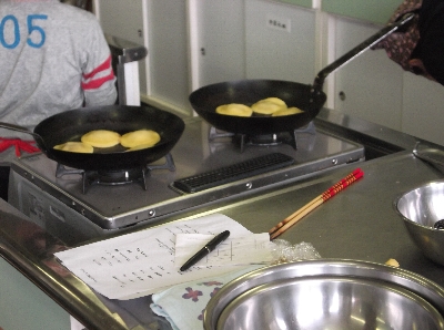 2 生地を焼いて-1