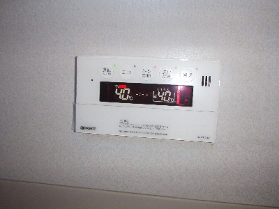 3 インターホン付きのリモコンでお風呂からでも話ができます