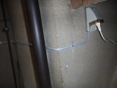 3 工事完了 電気工事をして凍結防止用ヒーターのコンセントを取り付けました。