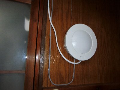 2 台所に光るセンサーを1つ