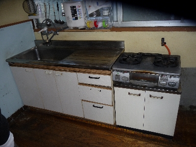 P1110098-1 取替え前のキッチン