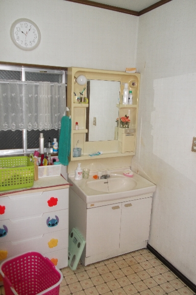 DSCF9168-1 工事前の洗面台