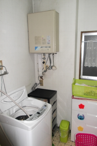 DSCF9169-1 工事前の洗濯機まわり